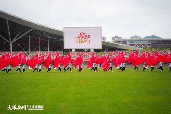 名记罗马诺报道，切尔西和曼城都有意引进阿根廷新一代天才埃切维里。